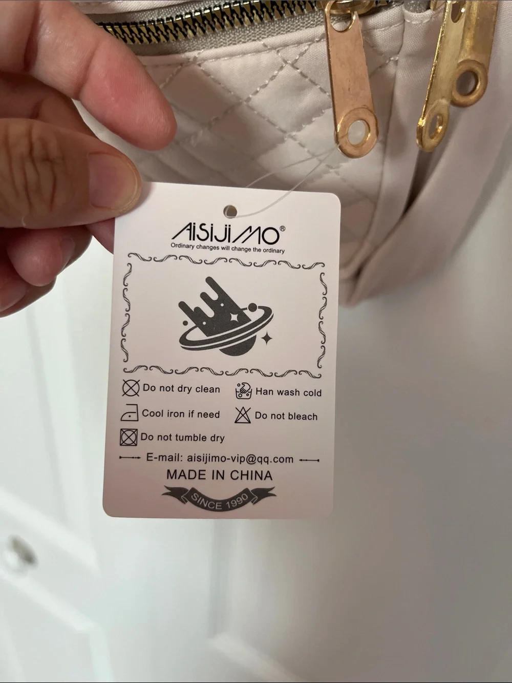 Aisijimo Quilted Crossbody Sling Bag